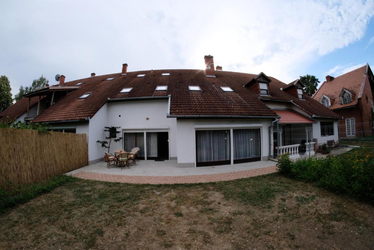 Alea Apartmanok Harkan Exterior foto